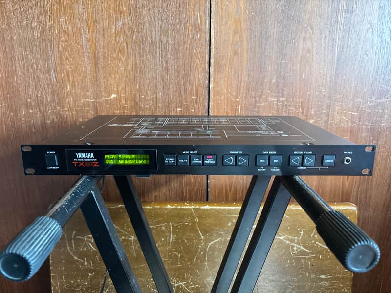 YAMAHA TX81Z FM TONE GENERATOR SYNTHESIZER New internal battery