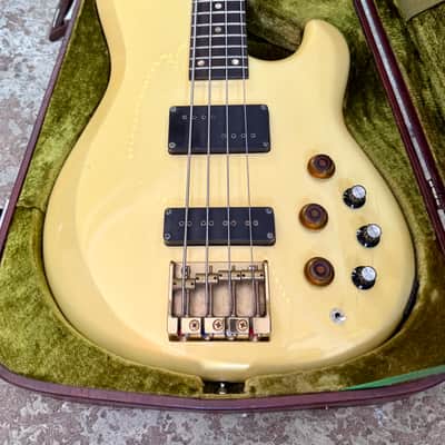 Ibanez MC924-PW Musician Bass 1982 - 1985 - Polar White image 3