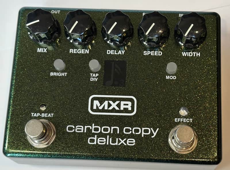 MXR M292 Carbon Copy Deluxe Analog Delay 2017 - Present - Green image 1