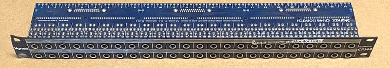 Signex Isopatch CPJ48 - Black/blue - Dsub to 1/4 - From Working Studio image 1