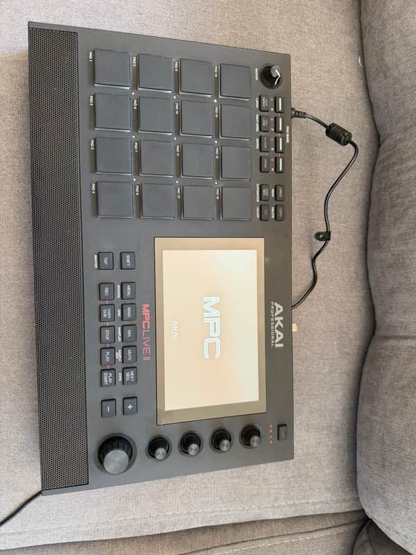 Akai MPC Live II Standalone Sampler / Sequencer 2020 - Present - Black Bild 1