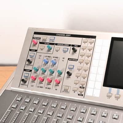 Roland M-400 48-Channel Live Digital Mixing Console CG01XHL image 4
