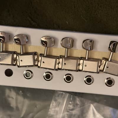 Allparts Vintage style Tuners 8.8mm- Chrome image 2