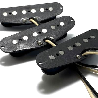 Dragonfire Blue Fire Hot Wound 9K AlNiCo 5 Single Coil SSS Pickup Set, Black Covers image 7