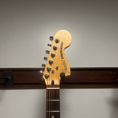 Fender Deluxe Roadhouse Stratocaster with Pau Ferro Fretboard 2018 - 2021 - Mystic Ice Blue image 3