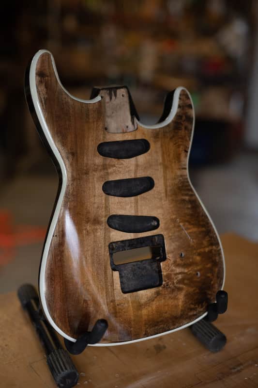 One-Piece Locking Stratocaster Body - Stain/Natural image 1