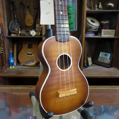 Harmony H1251/2 Soprano Ukulele with Hard Case c.1950's image 4
