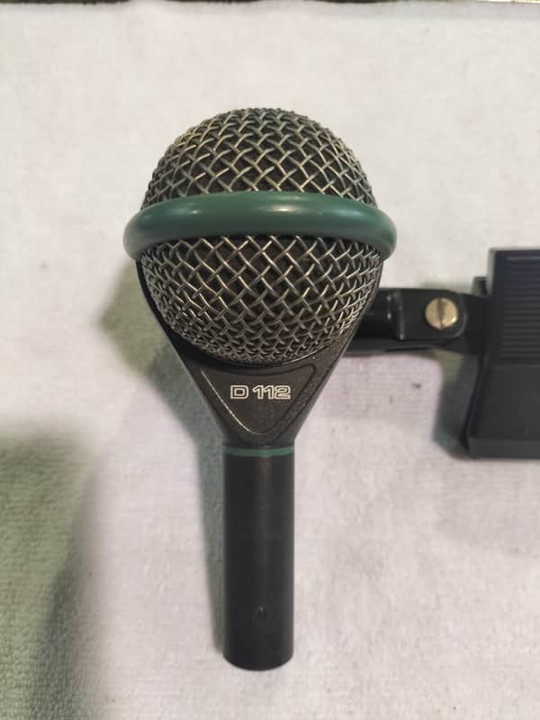 AKG D112 Large Diaphragm Dynamic Bass Drum Microphone | Reverb