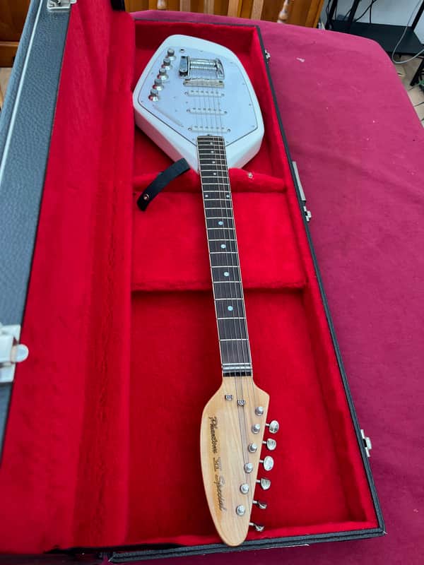 Vox Phantom VI guitar Ian Curtis Joy Division type 1960s - White image 1