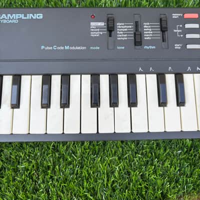 Casio SK-10 32-Key Sampling Keyboard 1980s - Black image 3