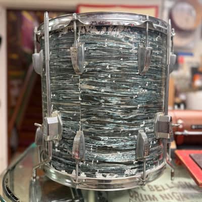 1960s Ludwig 14x14 Floor Tom in Oyster Blue Pearl image 4