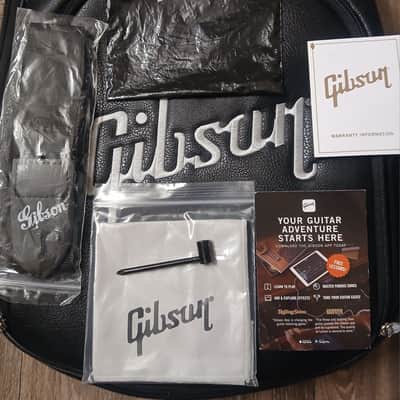 Gibson Les Paul Studio 2024 - Present - Blueberry Burst image 15