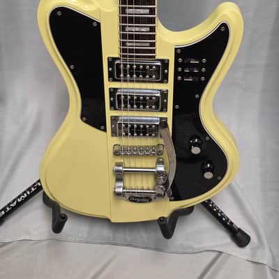 Schecter Ultra III 2018 - Present - Ivory Pearl image 2