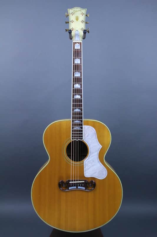 Gibson J-200