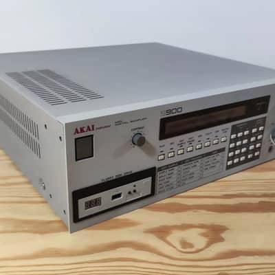 Akai S900 MIDI Digital Sampler 1986 - MAXED OUT image 2