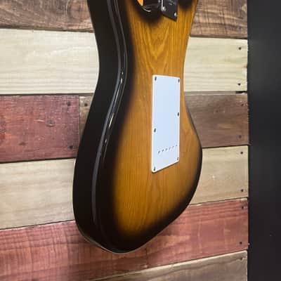 Fender Limited Edition 40th Anniversary 1954 Reissue Stratocaster with Maple Fretboard 1994 - 2-Color Sunburst image 10