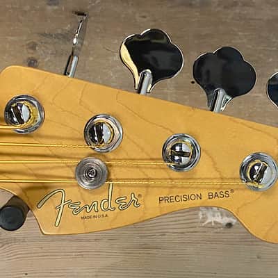 Fender American Standard Precision Bass with Rosewood Fretboard 1995 - 2000 - Black image 3