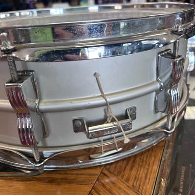 Ludwig No. 404 Acrolite 5x14" 8-Lug Aluminum Snare Drum with Pointed Blue/Olive Badge 1969 - 1979 - Matte Aluminum image 4