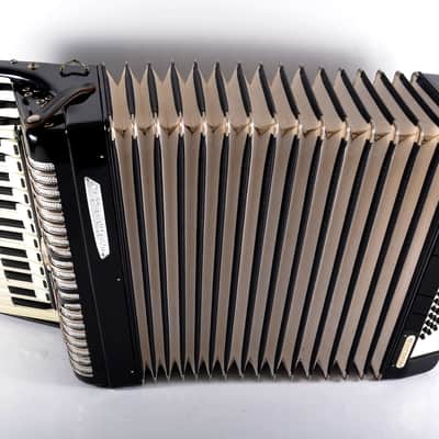 German Made Top Piano Accordion Weltmeister Elegance - 96 bass, 16 reg. + Original Hard Case & Straps - Youtube VIDEOS image 13