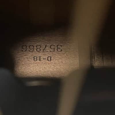 Martin D-18 1975 - Natural image 7