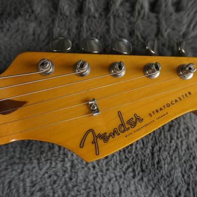 Fender Japan ST57-70TX 2004 Stratocaster 2-Tone Sunburst w/ Texas Special Pickups image 11