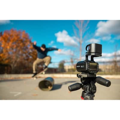 Zoom Q8n-4K Ultra High-Definition Handy Video Recorder with Rechargeable Battery, Battery Charger and USB 2.0 Type A to Type Mini B Cable image 2