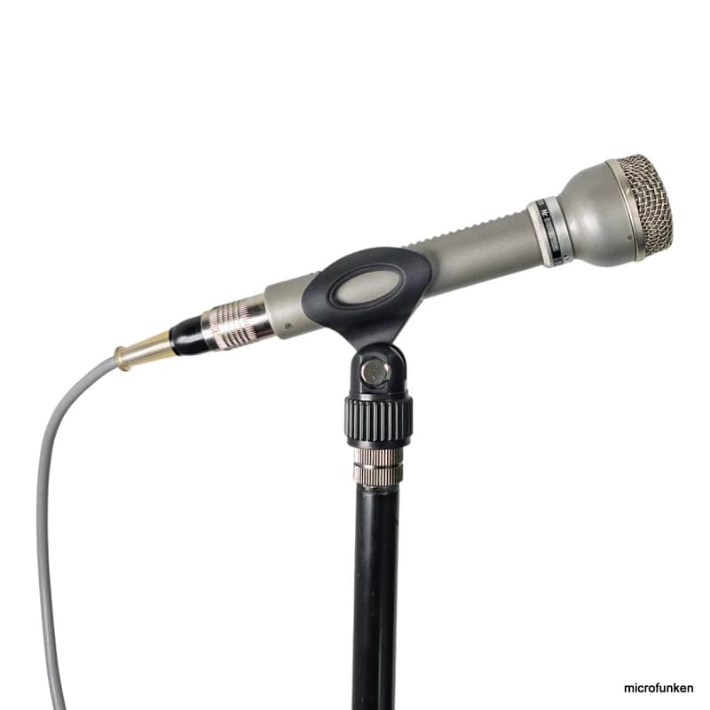 AKG D 19 C Cardioid Dynamic Microphone | Reverb Canada