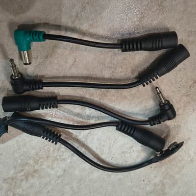 Truetone 1 Spot 9v Adapter Combo Pack with 8-Plug Daisy Chain and 5 Adaptors 2010s - Black image 3