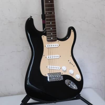 Squier Standard Stratocaster with Rosewood Fretboard 1999 - Black image 2