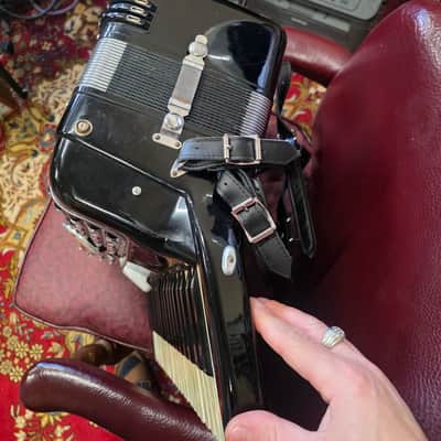Titano Dandy 41/120 Piano Accordion Made in Italy with Case and Straps image 4