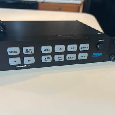 Alesis DM5 Electronic Drum Module in near new condition with power supply and rack mount bolts/washers. image 5