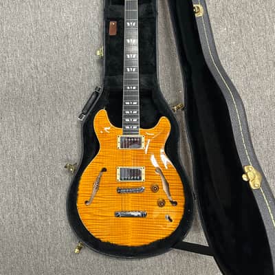 Hamer Custom Shop Newport Pro (2003) - Amber #52665 with Original Hard Case image 13