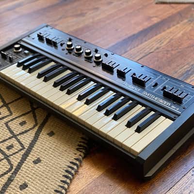 Roland SH-2 Monophonic Analogue Synthesizer *117Volt image 5