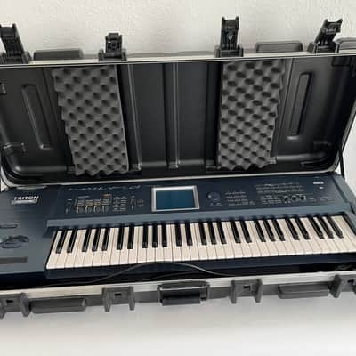Korg Triton Extreme 61 Synth with SKB Case