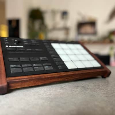Walnut stand for Maschine Mikro MKIII image 3