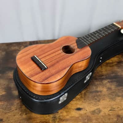 Vintage *RARE* KAMAKA GOLD LABEL 20 1/2” Soprano Ukulele w/Gold-Lined Case EXC! image 10