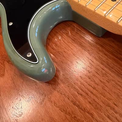 Fender American Professional Stratocaster image 9