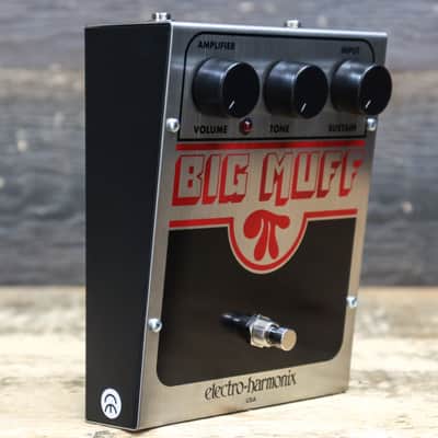 Electro-Harmonix Big Muff Pi Original Fuzz / Distortion / Sustainer Effect Pedal image 3