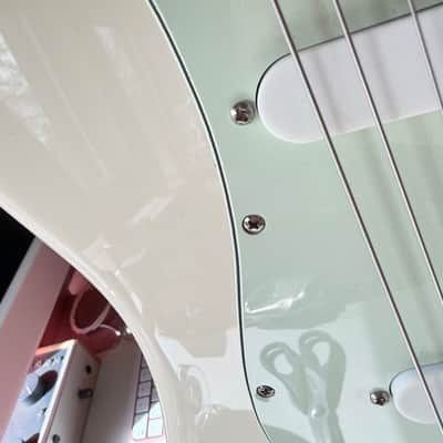 Fender Offset Series Duo-Sonic with Maple Fretboard 2016 - 2019 - Arctic White image 8