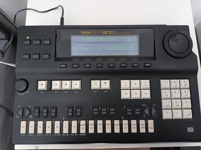 yamaha QY300 mid-90s - Black image 1