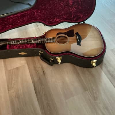 Taylor 517e Grand Pacific 2024 - Torrefied spruce top, Urban bark sides and back with shaded edge burst image 21