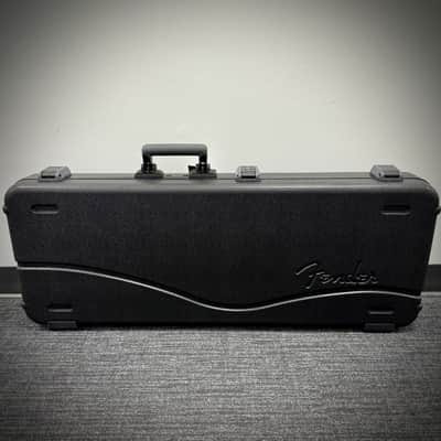 Fender Deluxe Molded Strat®/Tele® Case, Black image 1