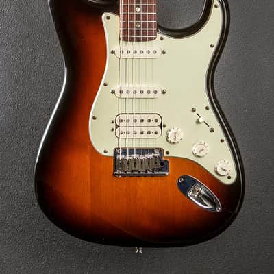 Fender Used American Deluxe HSS Strat '07 image 2