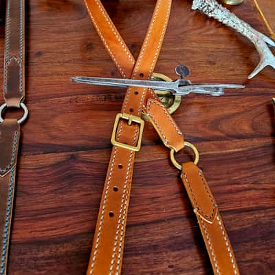 "Frodo" - Elegant hand stitched leather guitar strap with decorative ring image 4