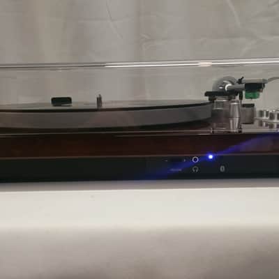 Akai BT500 Belt-Drive Bluetooth Turntable image 3