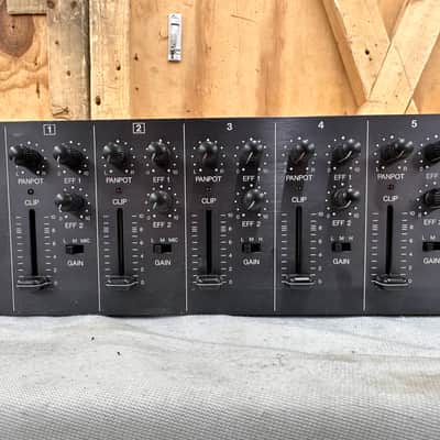Kawai MX-8BR Rack Mount 8 Channel Keyboard / Line Mixer - Working image 2