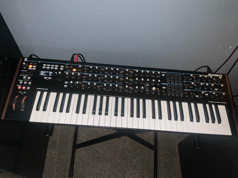 Novation Summit 61-Key 16-Voice Synthesizer image 1