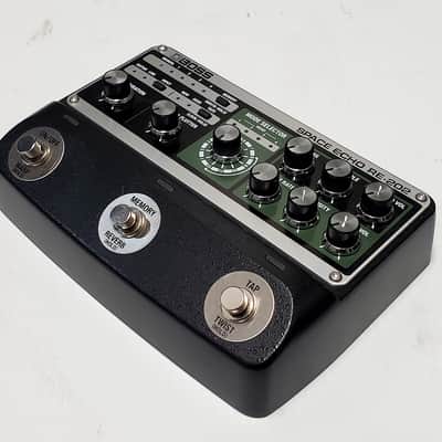 Boss RE-202 Space Echo 2022 - Present - Black / Green image 2