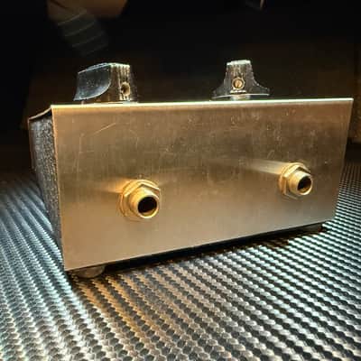 Guild Foxey Lady 2-Knob Fuzz 1960s - Silver image 8