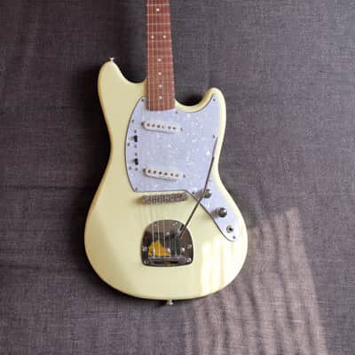 IYV Mustang Style Mid-90’s - Yellow image 1